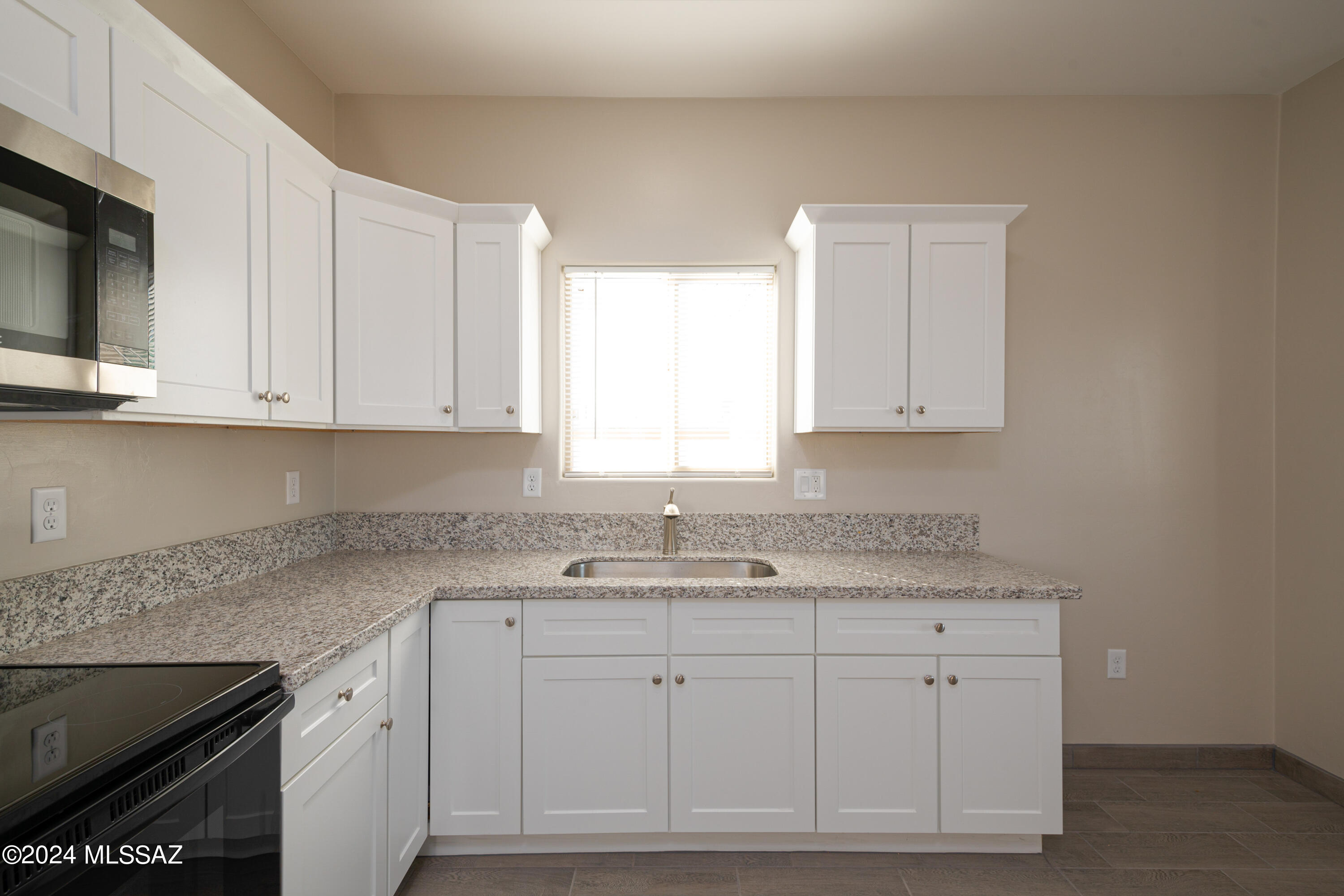 972 West Silverlake Road Tucson, AZ 85713 - Photo 8 of 26 Gallery Image 8