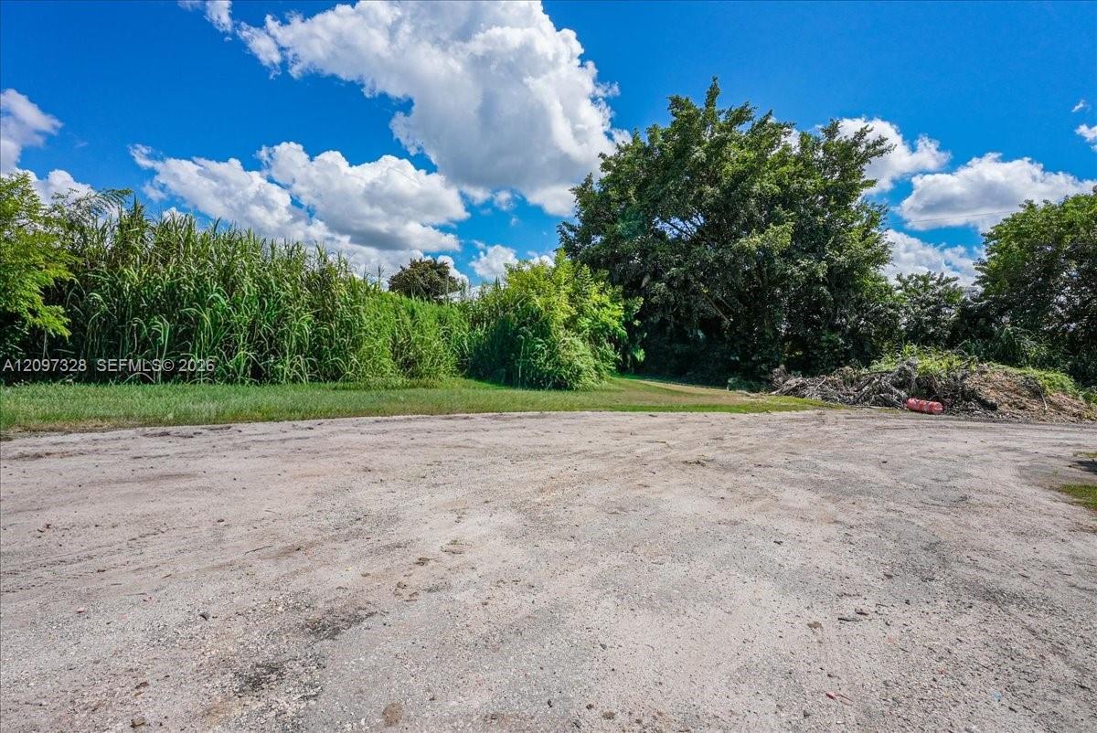 18490 Southwest 216th Street Miami, FL 33170 - Photo 35 of 48 Gallery Image 35