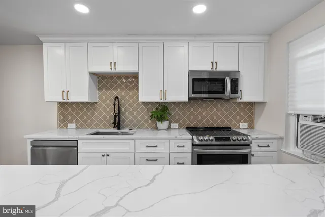 $2,300 | 720 Shaw Avenue, Lansdale, PA 19446