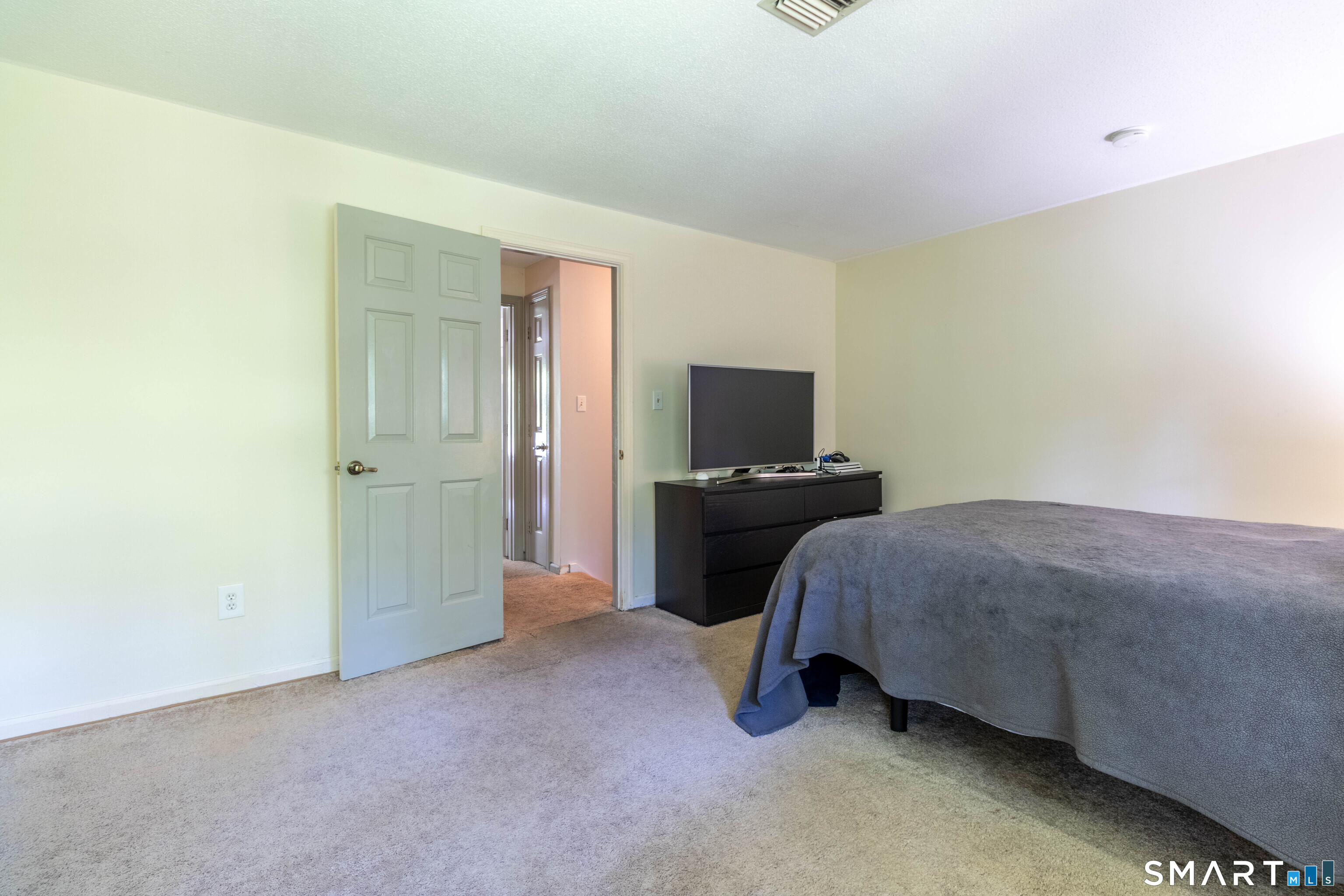 283 Strawberry Circle Windsor, CT 06095 - Photo 15 of 30