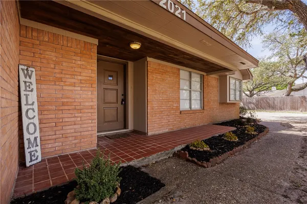 $395,000 | 2021 Buckeye Drive, Ingleside, TX 78362