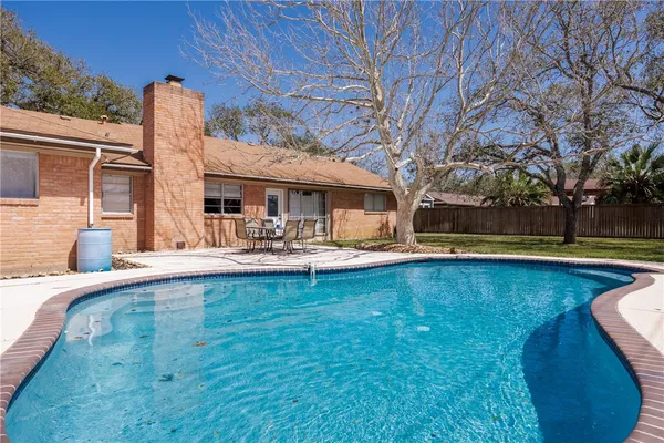 $395,000 | 2021 Buckeye Drive, Ingleside, TX 78362