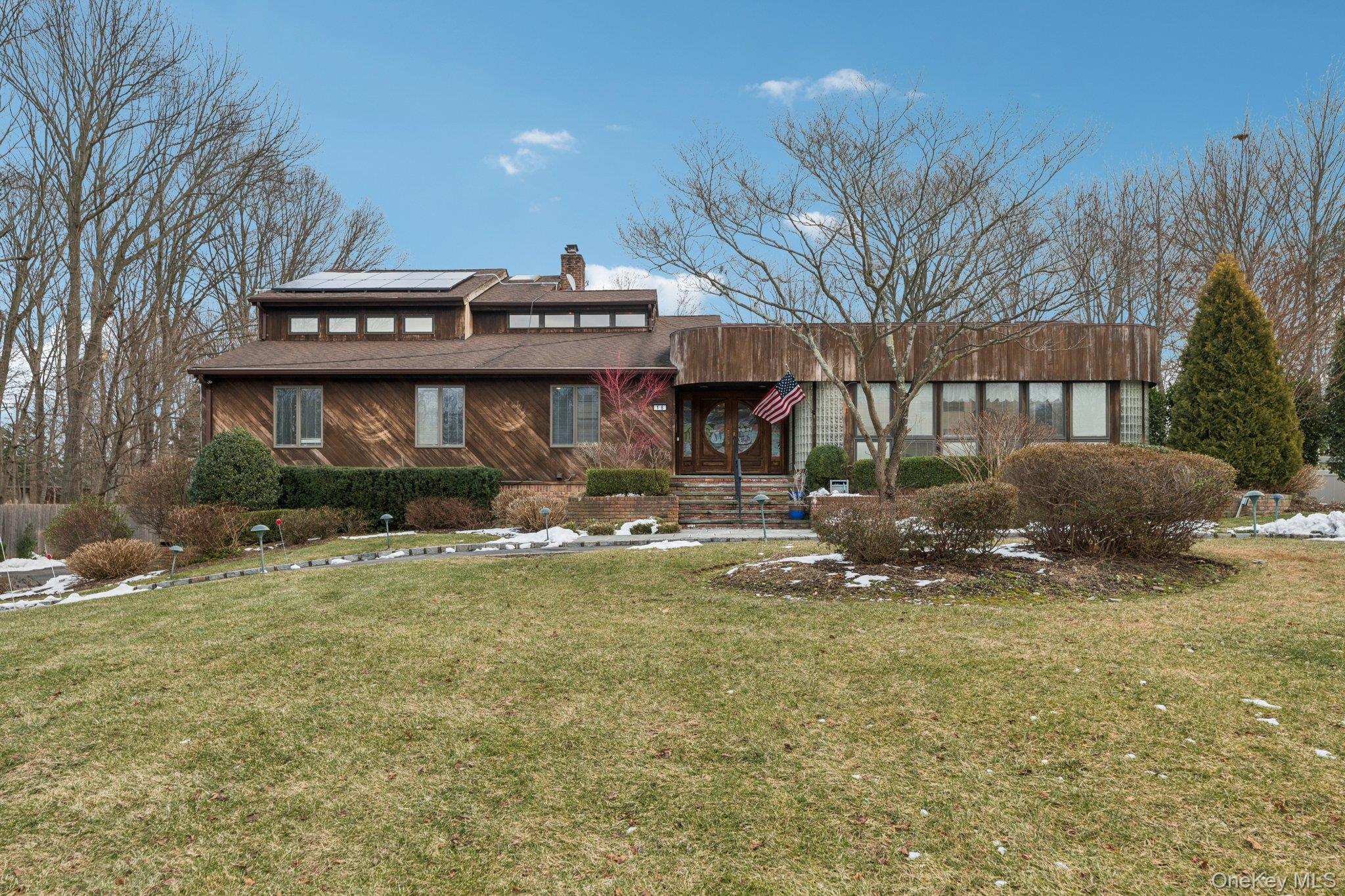 Welcome to 16 Fox Hollow Ridings Road, Northport