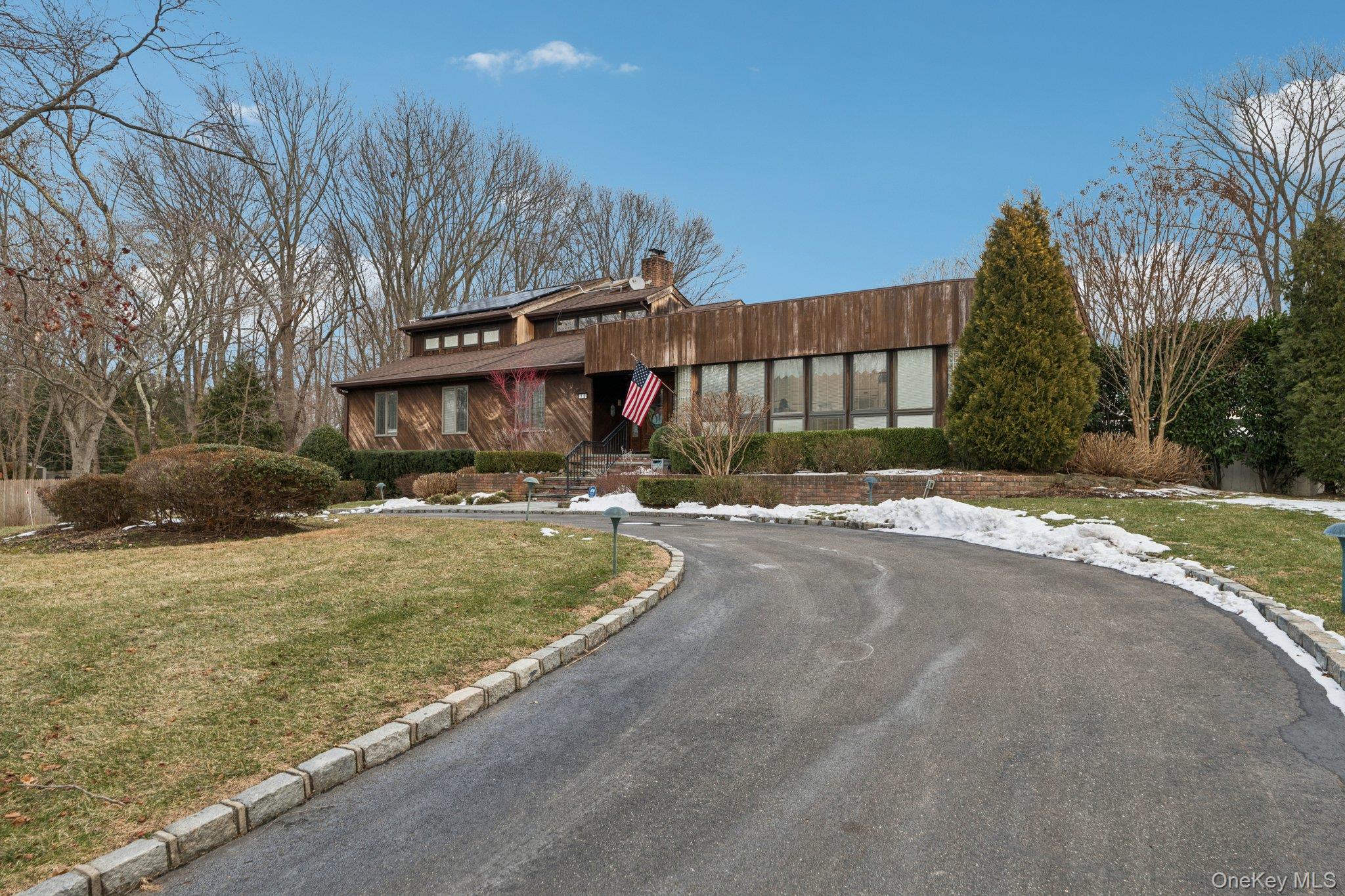 16 Fox Hollow Ridings Road Northport, NY 11768 - Photo 3 of 30 16 Fox Hollow Ridings Road