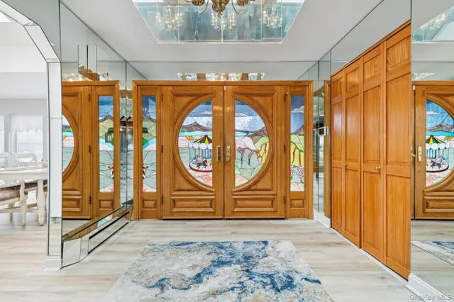 a view of front door with entryway