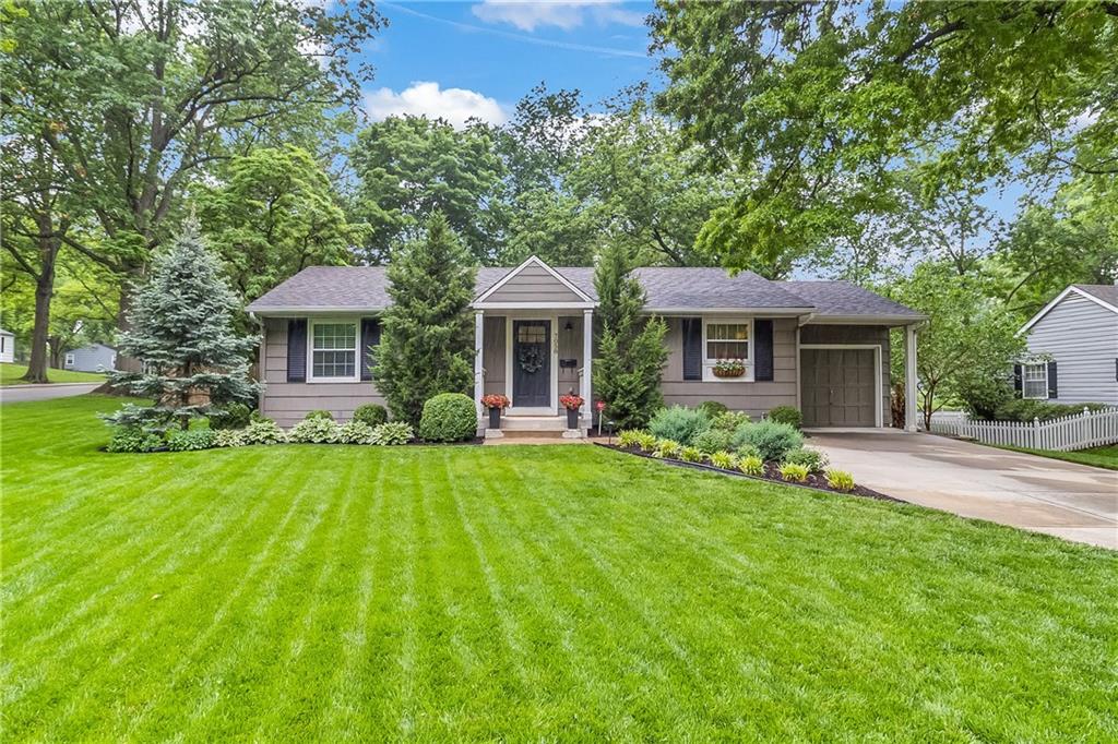 7058 Linden Street Prairie Village, KS 66208 - Photo 1 of 46