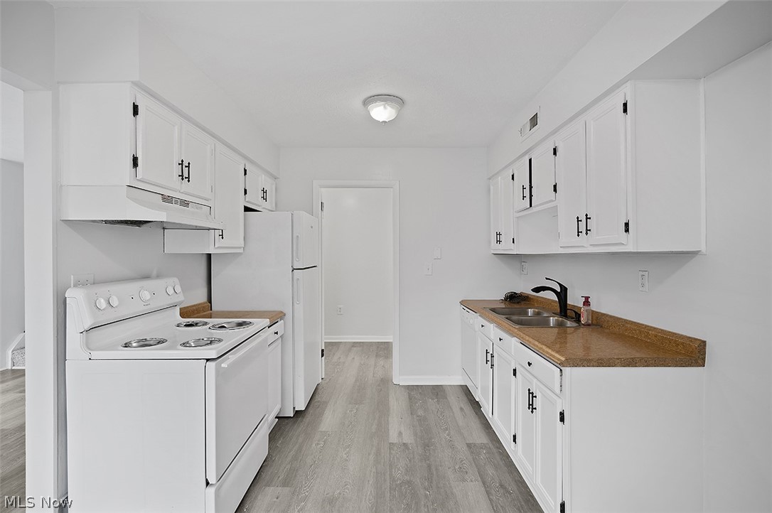 17416 Sheldon Road, Unit 44D Brook Park, OH 44142 - Photo 8 of 22