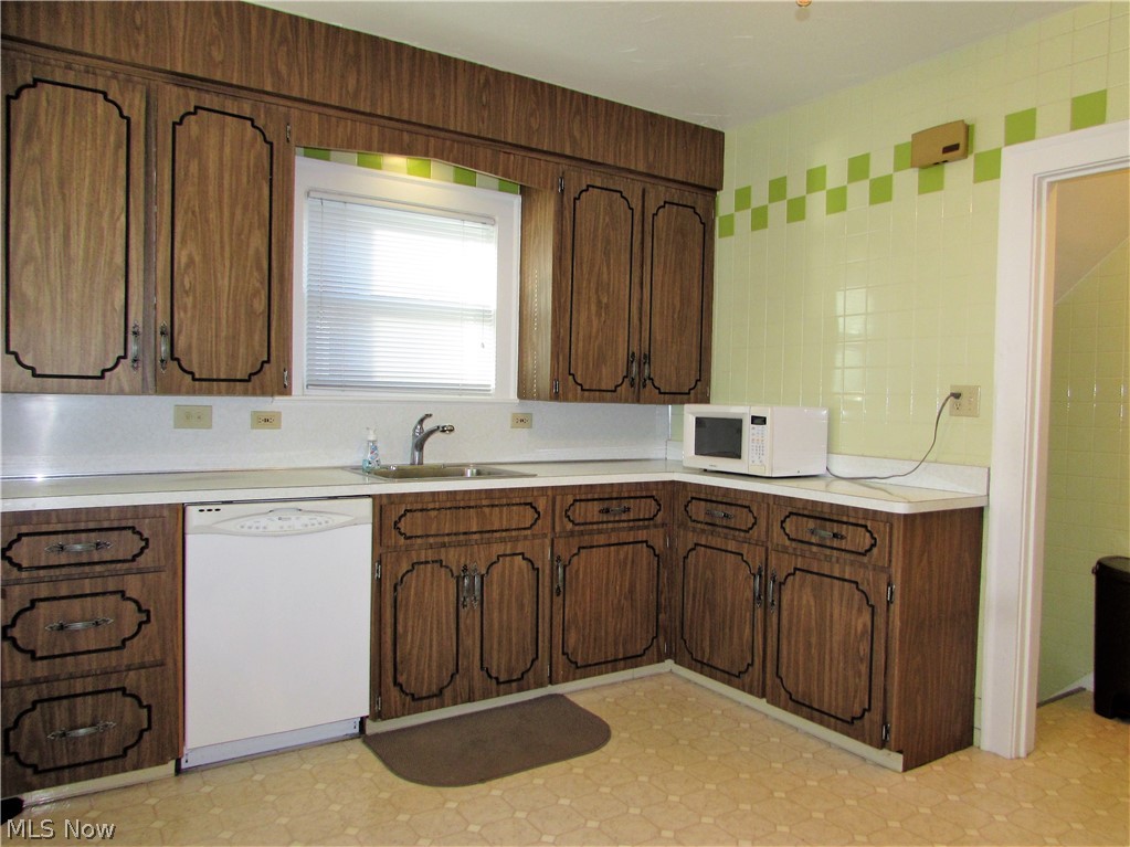 16403 West Park Road Cleveland, OH 44111 - Photo 15 of 34 Gallery Image 15