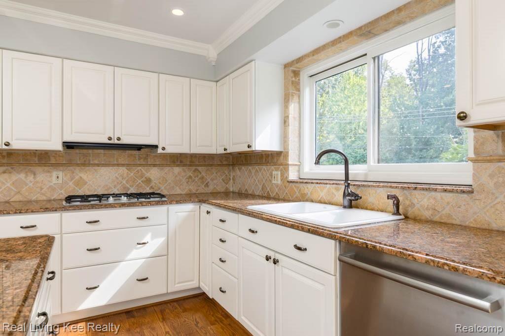 1784 Snowden Circle Rochester Hills, MI 48306 - Photo 13 of 49