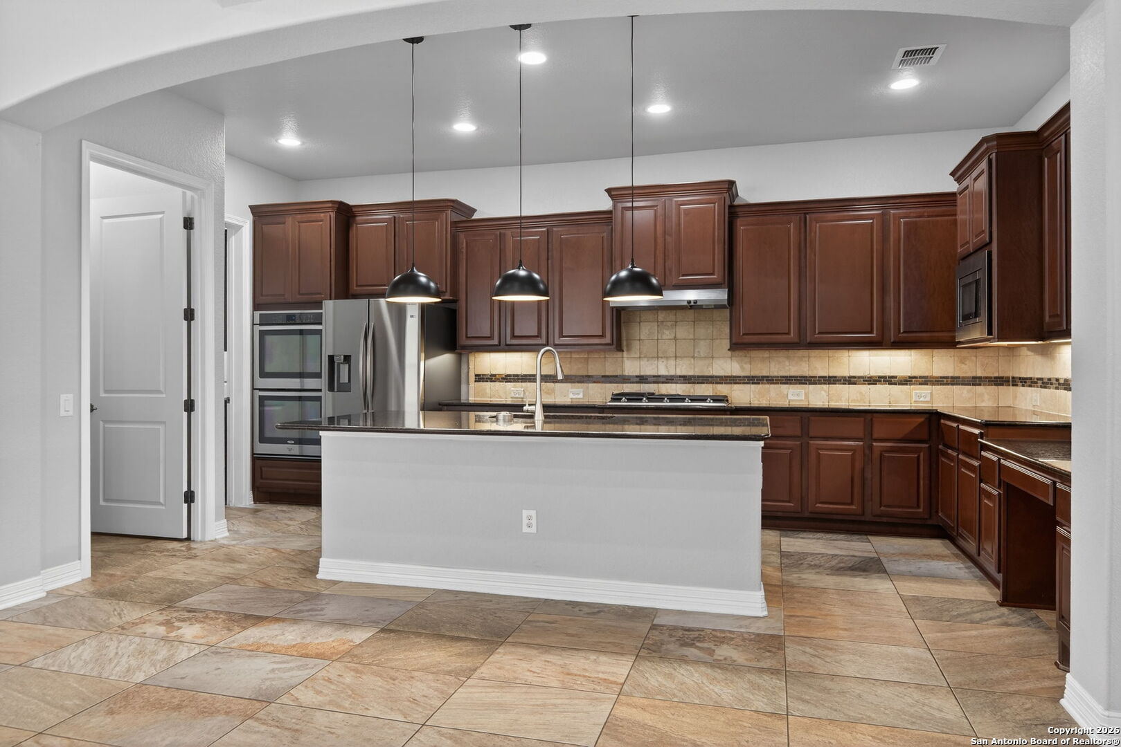 9911 Barefoot Way Boerne, TX 78006 - Photo 14 of 42