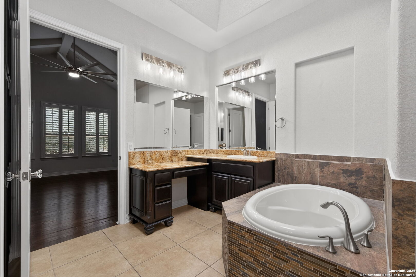 9911 Barefoot Way Boerne, TX 78006 - Photo 24 of 42