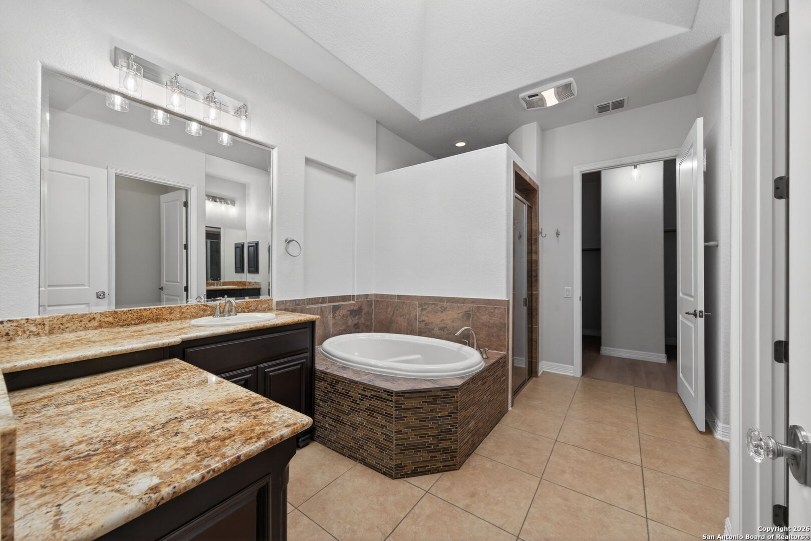 9911 Barefoot Way Boerne, TX 78006 - Photo 26 of 42