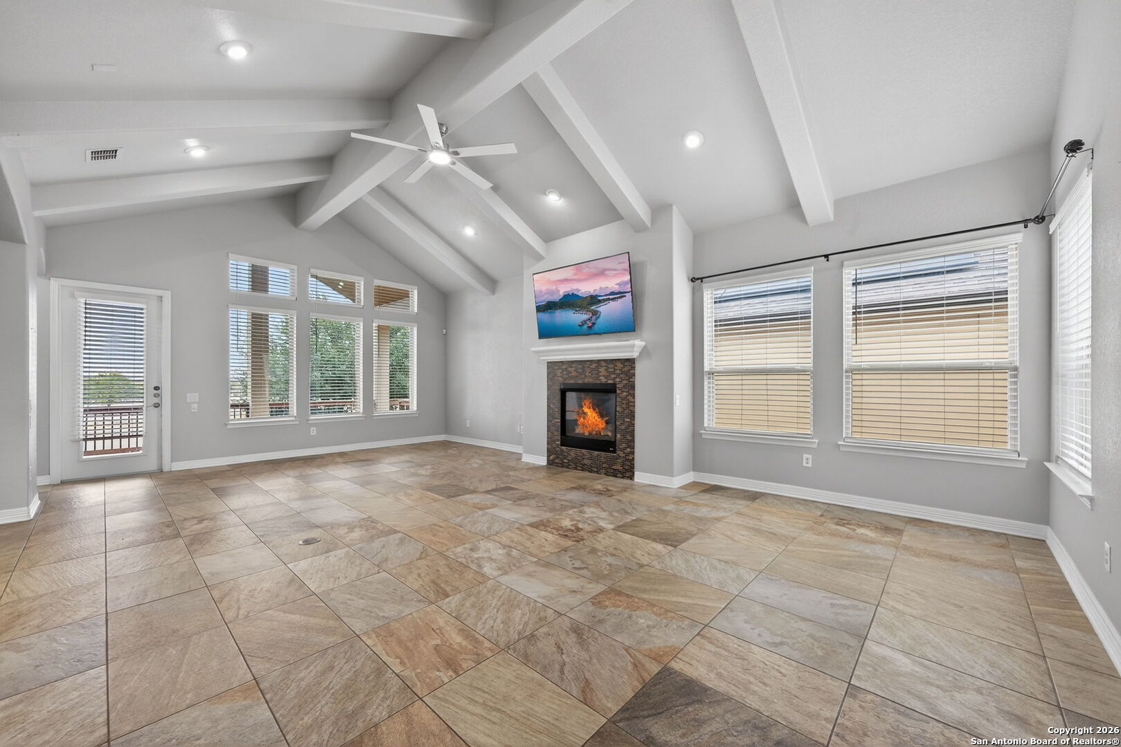 9911 Barefoot Way Boerne, TX 78006 - Photo 7 of 42