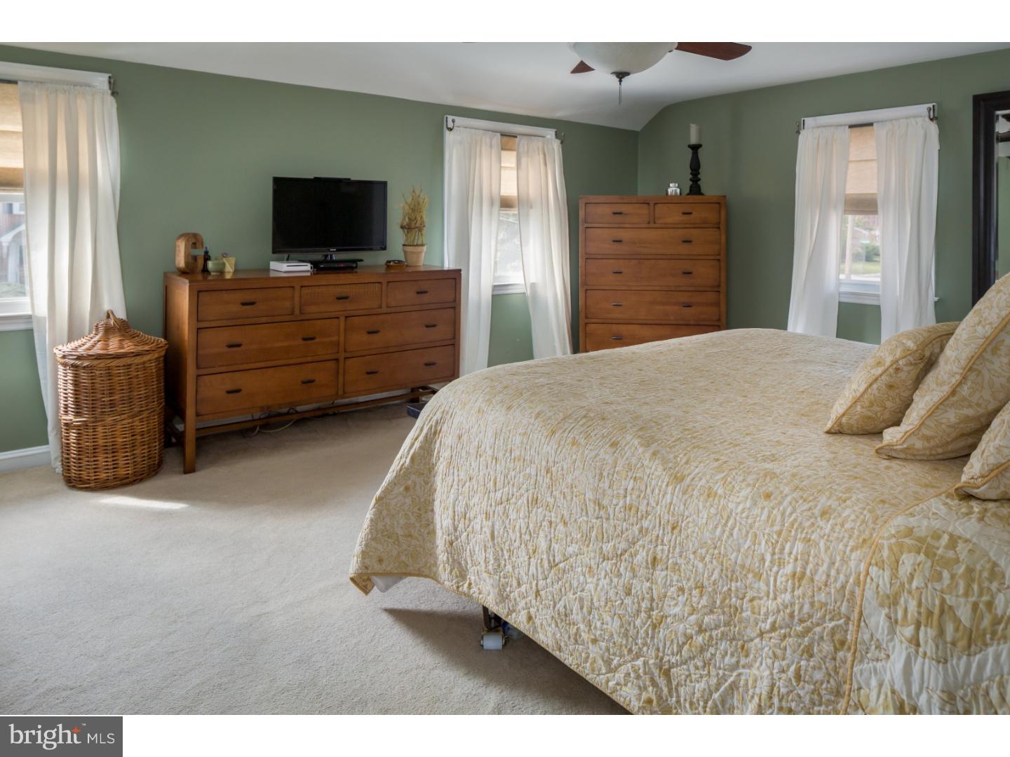 307 Upland Road Havertown, PA 19083 - Photo 13 of 18
