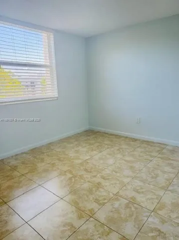 $2,300 | 2425 Northeast 135th Street, Unit 401, North Miami, FL 33181