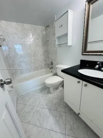 $2,300 | 2425 Northeast 135th Street, Unit 401, North Miami, FL 33181