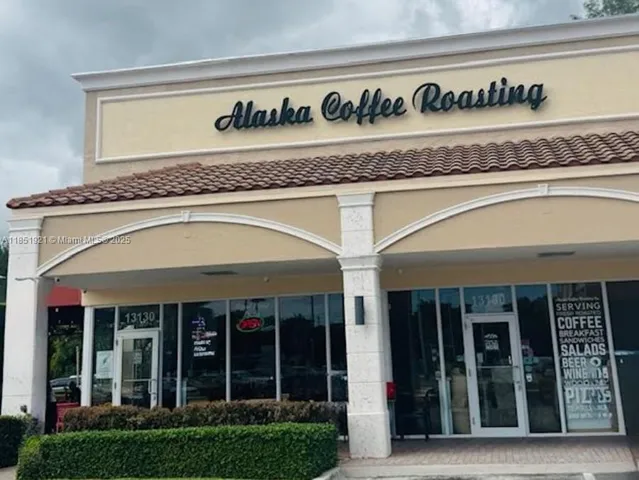 $2,300 | 2425 Northeast 135th Street, Unit 401, North Miami, FL 33181