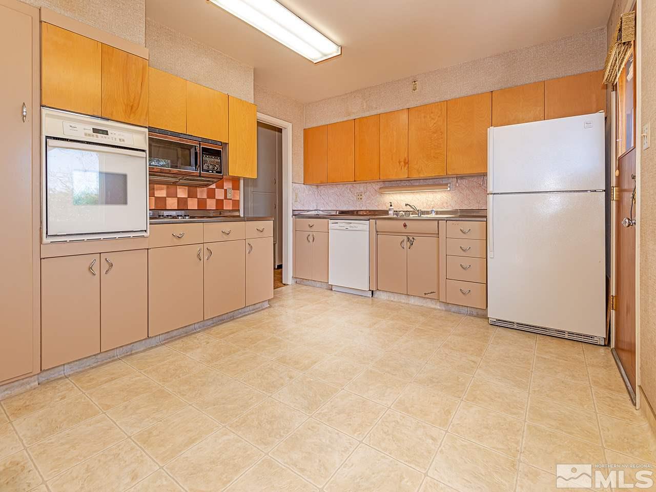 998 Bowman Drive Reno, NV 89503 - Photo 8 of 26 Photo 8