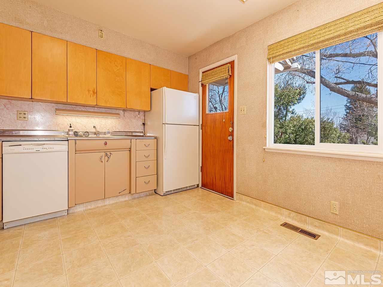 998 Bowman Drive Reno, NV 89503 - Photo 10 of 26 Photo 10