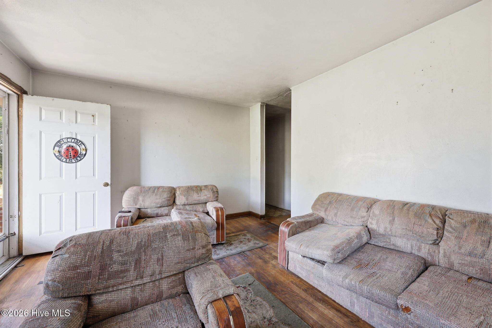 204 West John Thompson Road Colerain, NC 27924 - Photo 7 of 50 Living room