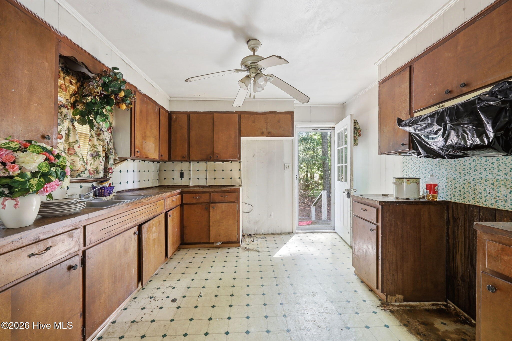 204 West John Thompson Road Colerain, NC 27924 - Photo 9 of 50 Kitchen