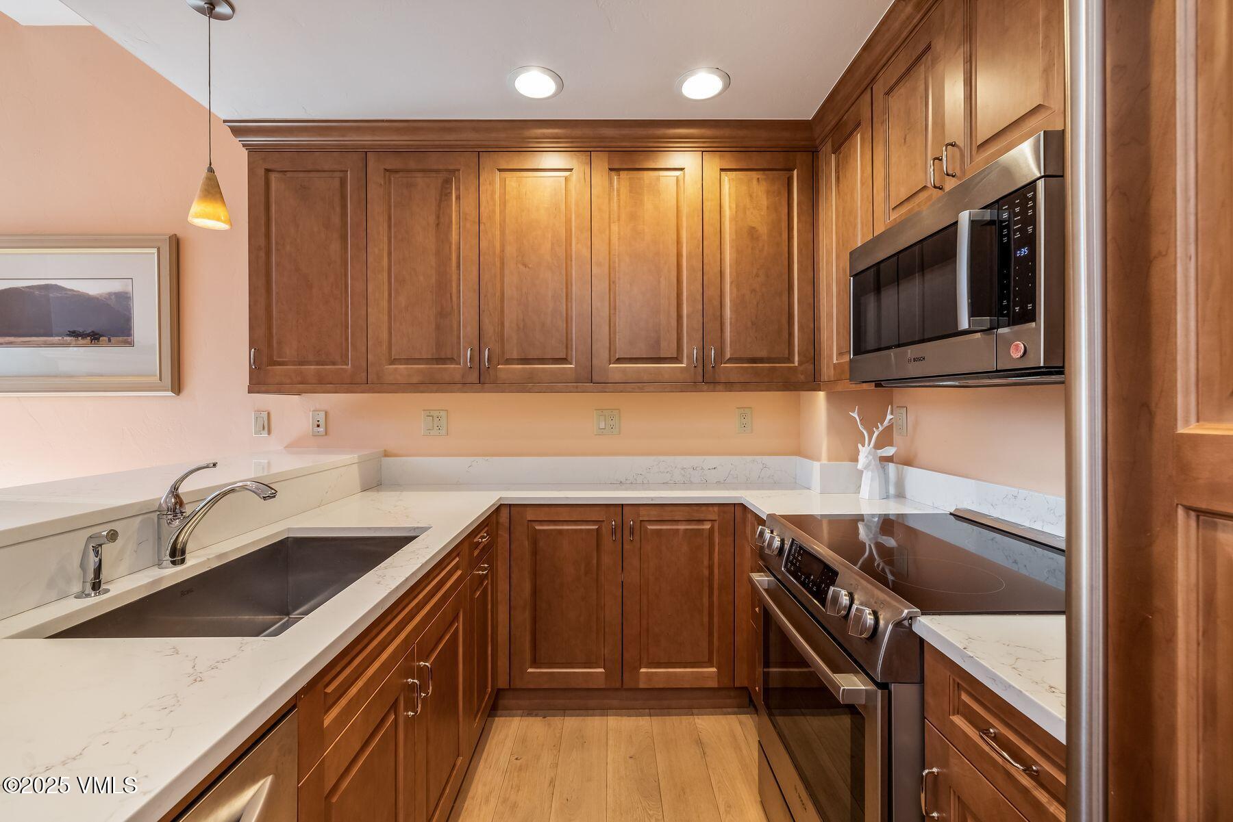 74 Cresta Road, Unit 301 Edwards, CO 81632 - Photo 2 of 21 photo_online_002