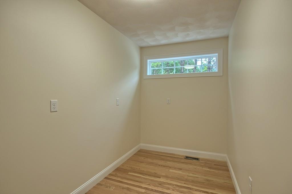 6 Border Road Tewksbury, MA 01876 - Photo 16 of 32