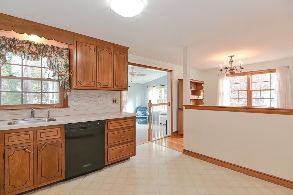 16 Blackington Road Foxboro, MA 02035 - Photo 10 of 31 Gallery Image 10