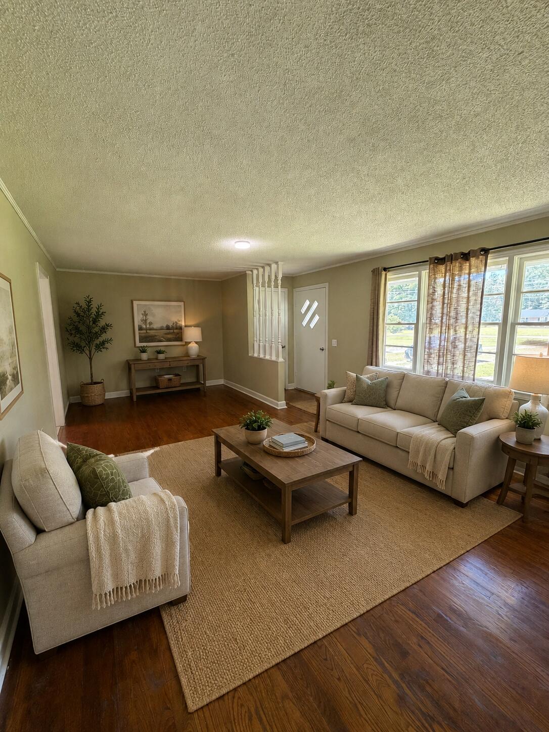 2590 B Highway 4 Ripley, MS 38663 - Photo 5 of 11 5 Living Room