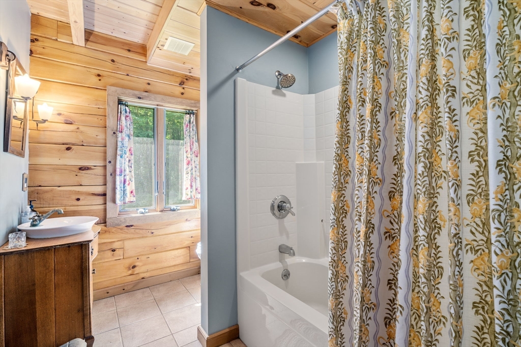 138 Chocolog Road Uxbridge, MA 01569 - Photo 14 of 39 Gallery Image 14