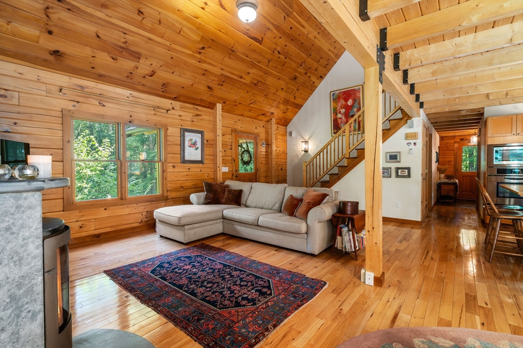 138 Chocolog Road Uxbridge, MA 01569 - Photo 3 of 39 Gallery Image 3