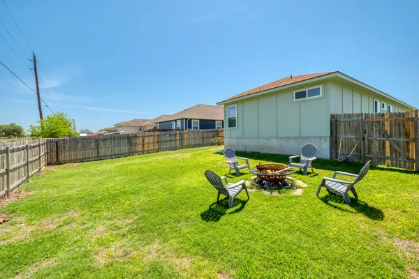 $215,000 | 174 Falcon Drive, Luling, TX 78648