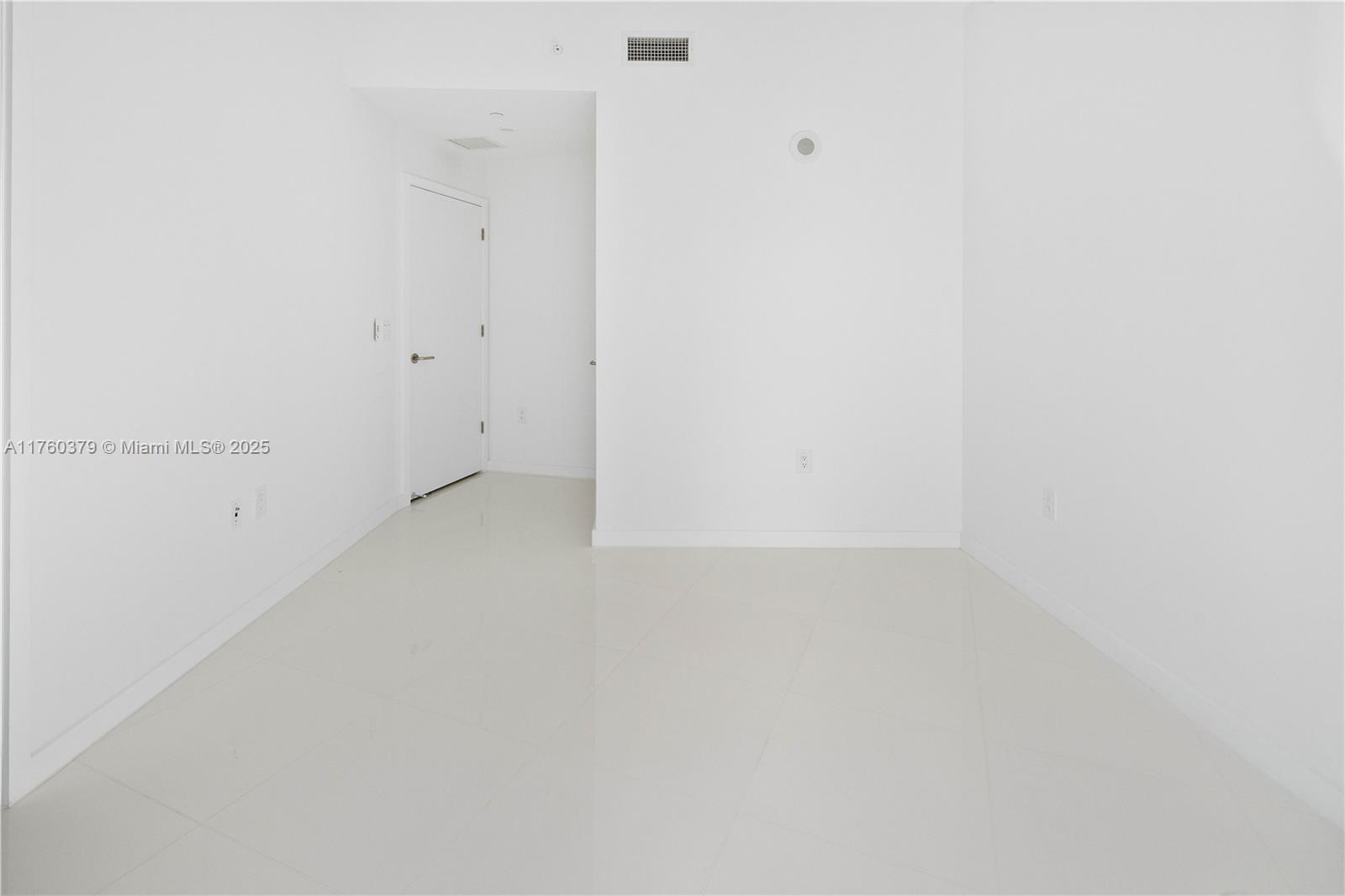 851 Northeast 1st Avenue, Unit 4203 Miami, FL 33132 - Photo 11 of 34 a view of small space