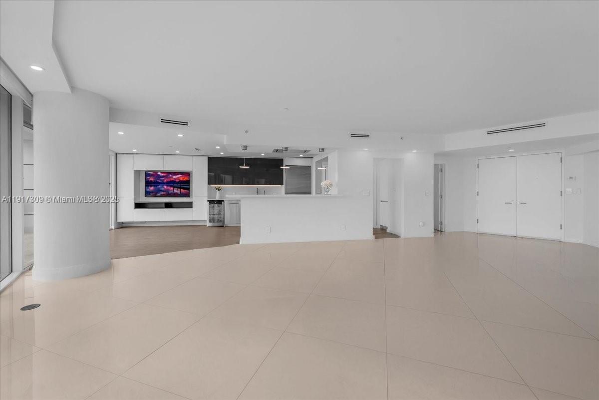 2127 Brickell Avenue, Unit 1701 Miami, FL 33129 - Photo 16 of 95