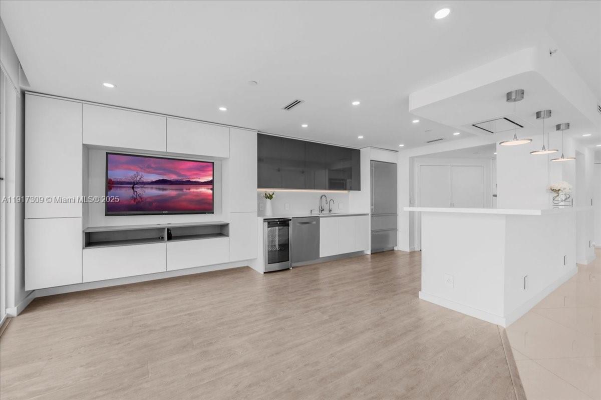 2127 Brickell Avenue, Unit 1701 Miami, FL 33129 - Photo 18 of 95