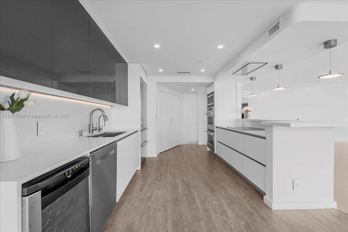 2127 Brickell Avenue, Unit 1701 Miami, FL 33129 - Photo 22 of 95