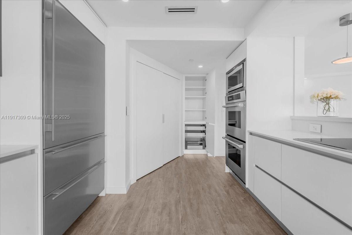 2127 Brickell Avenue, Unit 1701 Miami, FL 33129 - Photo 24 of 95