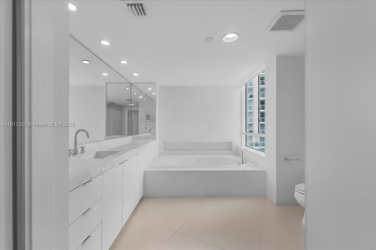 2127 Brickell Avenue, Unit 1701 Miami, FL 33129 - Photo 65 of 95