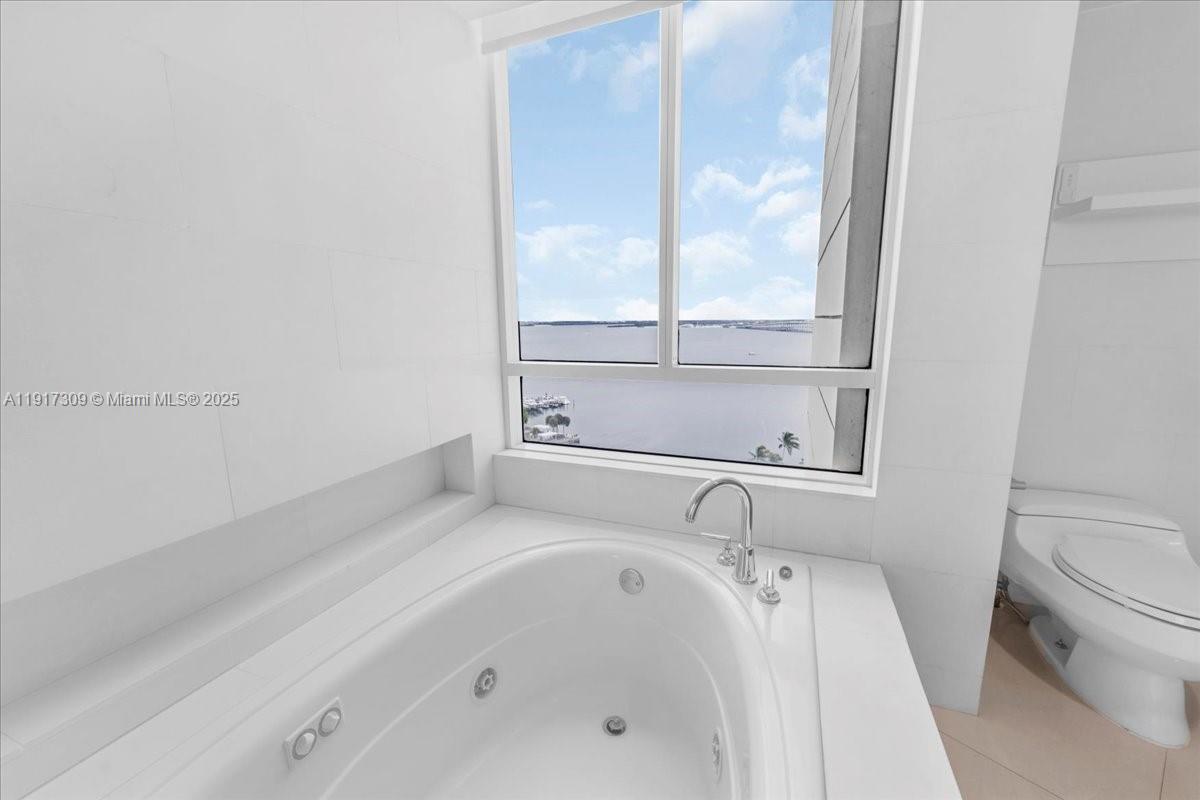 2127 Brickell Avenue, Unit 1701 Miami, FL 33129 - Photo 68 of 95