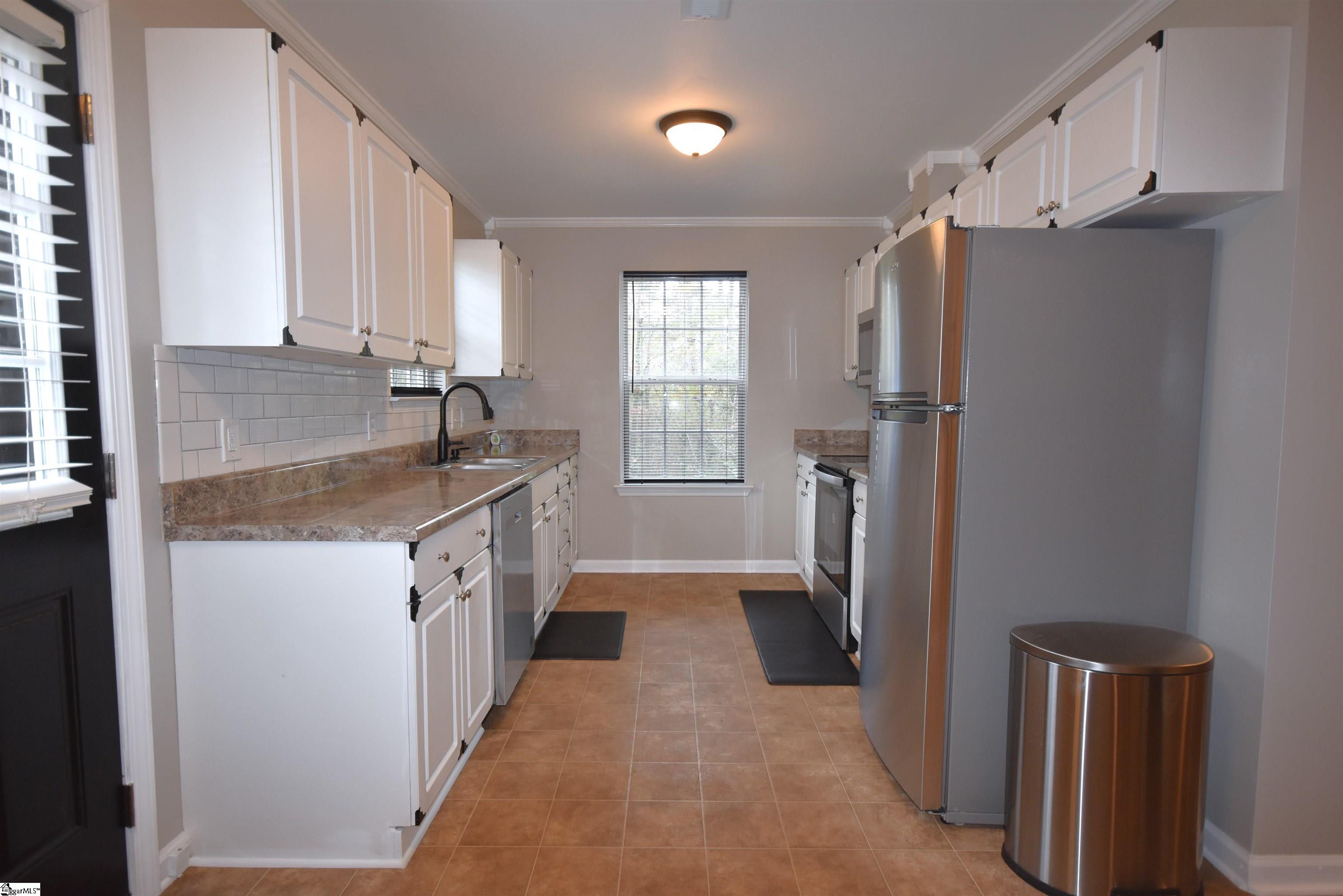 210 W Road Travelers Rest, SC 29690 - Photo 4 of 28 Gallery Image 4