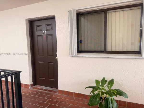 $2,100 | 6278 West 22nd Court, Unit 21, Hialeah, FL 33016