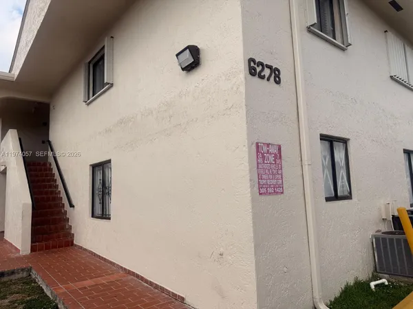 $2,100 | 6278 West 22nd Court, Unit 21, Hialeah, FL 33016