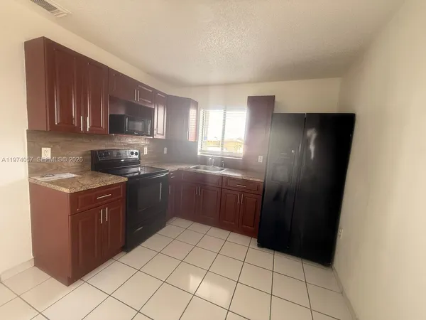 $2,100 | 6278 West 22nd Court, Unit 21, Hialeah, FL 33016