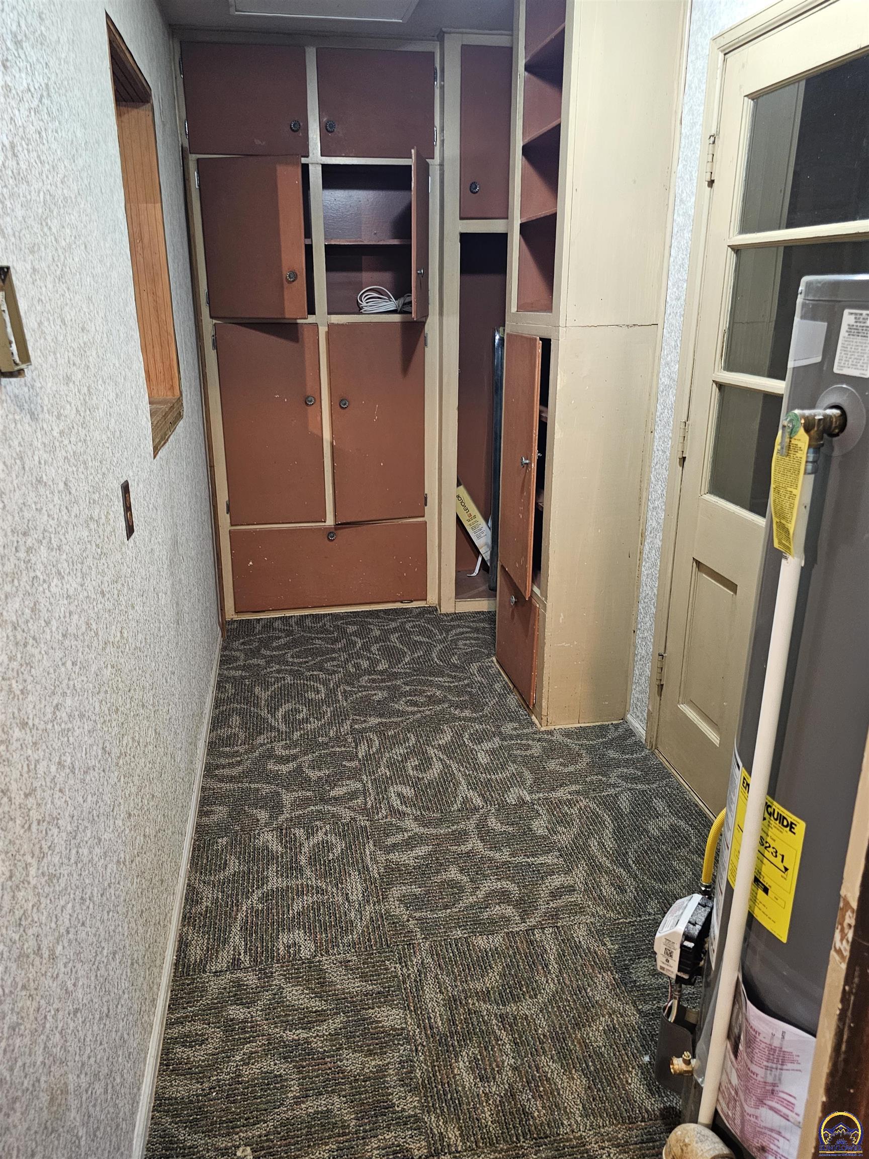 2124 Southwest Morningside Road Topeka, KS 66614 - Photo 6 of 15