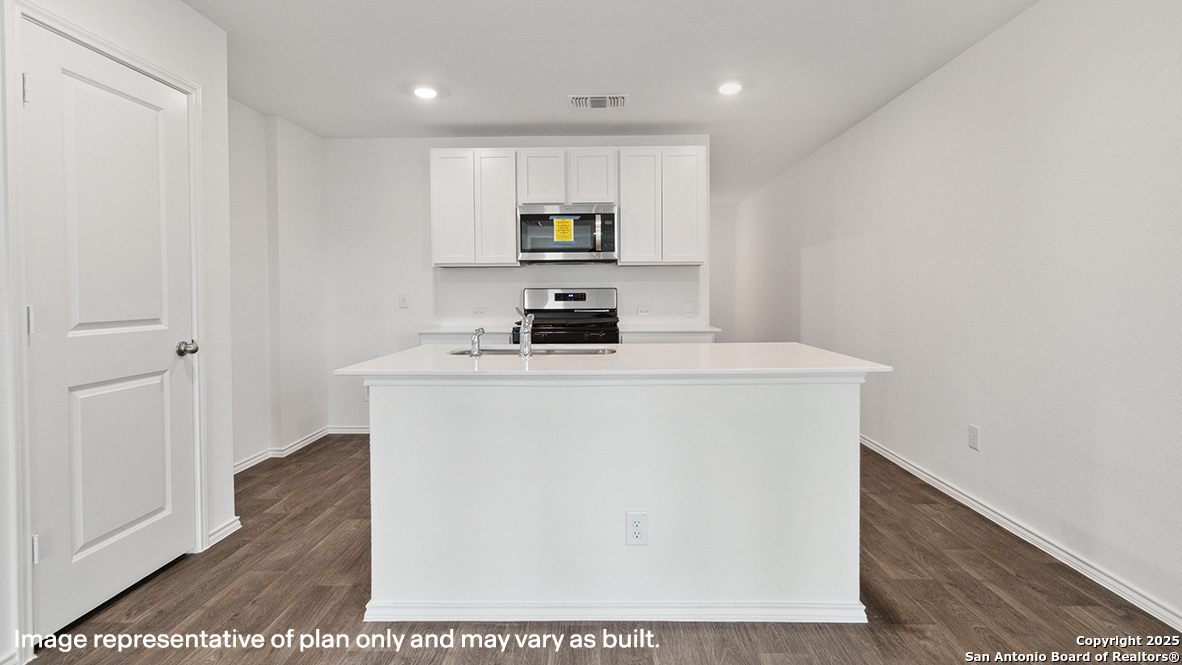 1015 Cholula Road San Antonio, TX 78221 - Photo 4 of 36