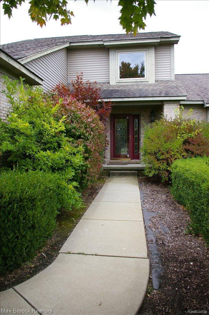 4065 East Commerce Road Commerce Township, MI 48382 - Photo 4 of 25 Welcome