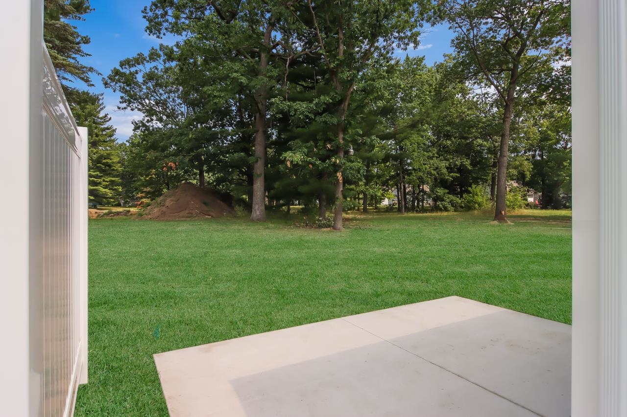 851 Carson Street, Unit 9 Traverse City, MI 49686 - Photo 6 of 36