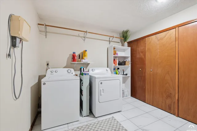 $259,000 | 3922 Willshire Drive, Lawrence, KS 66049