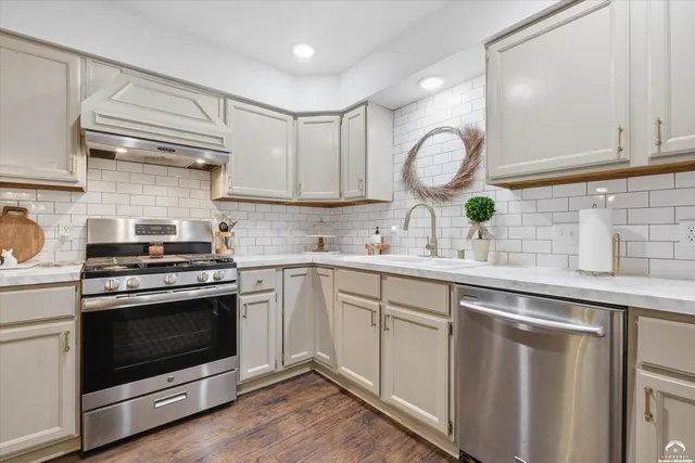 $259,000 | 3922 Willshire Drive, Lawrence, KS 66049