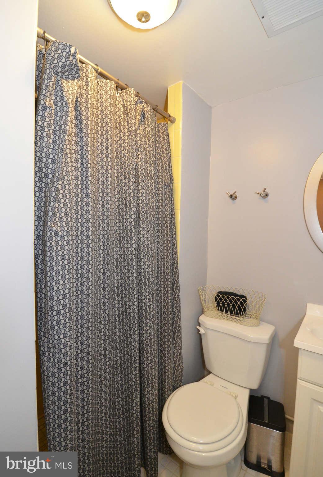 425 Kerwin Road Silver Spring, MD 20901 - Photo 18 of 23 Bath